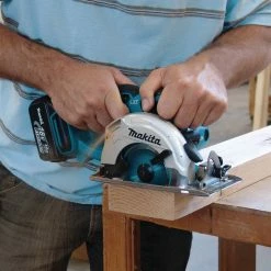 Makita XSS03Z 18-Volt 5-3/8-Inch Lithium-Ion Circular Trim Saw, - Bare Tool Tools & Equipment