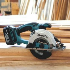 Makita XSS03Z 18-Volt 5-3/8-Inch Lithium-Ion Circular Trim Saw, - Bare Tool Tools & Equipment