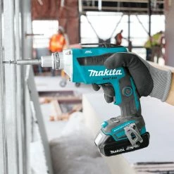 Makita XT255R 18-Volt 2-Tool Cordless Screwdriver And Cut-Out Tool Combo Kit 10 Makita XT255R 18-Volt 2-Tool Cordless Screwdriver And Cut-Out Tool Combo Kit
