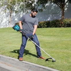 Makita XUX01M5PT 36-Volt 5.0Ah Cordless Couple Shaft Power Head Attachment Kit Lawn & Outdoor Power